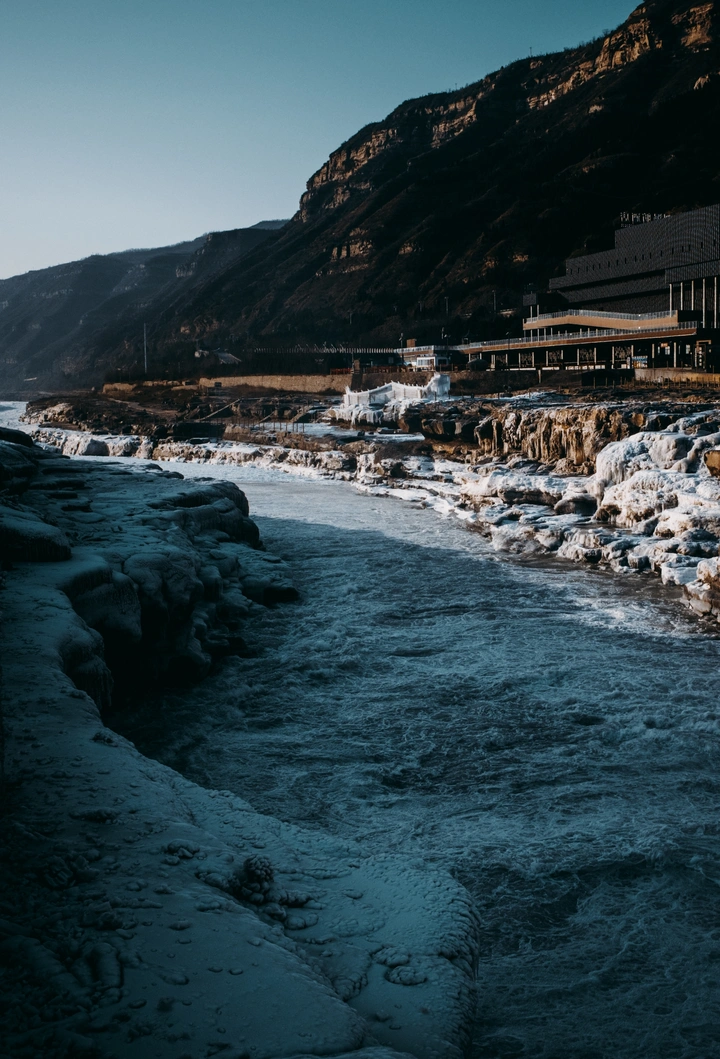黄河壶口瀑布冰凌