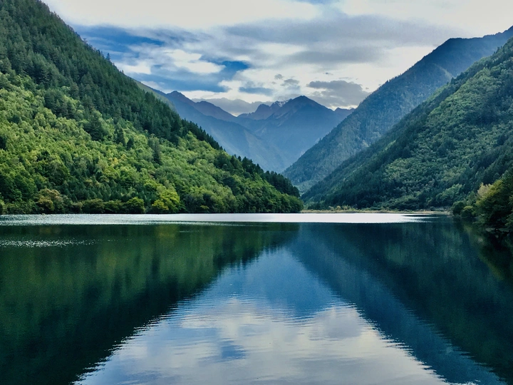 湖光山色